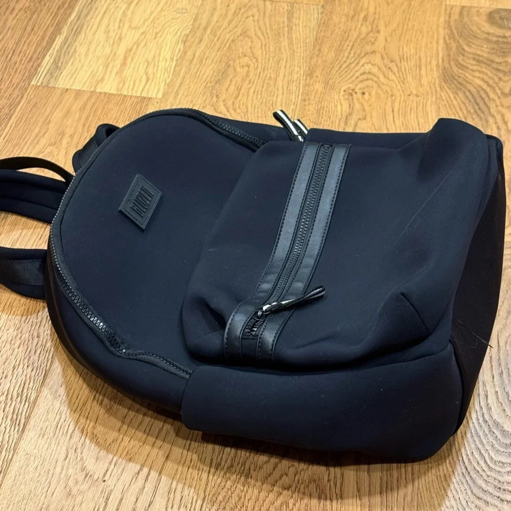 Bluzen Neoprene Backpack Black